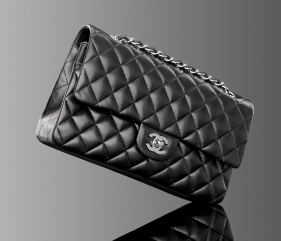 What Fits In A Chanel Jumbo Bag? & Is Chanel Jumbo heavy