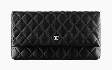 Chanel Beauty CC Clutch thumb