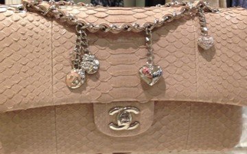 Chanel Valentine Flap Bag Beige Python thumb