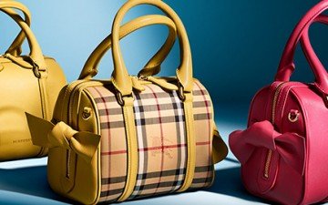 Top 5 Burberry Signature Handbags thumb