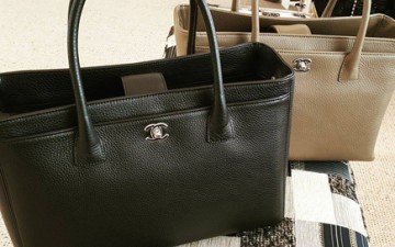 Shopping with nguyet Chanel Executive Cerf Tote thumb