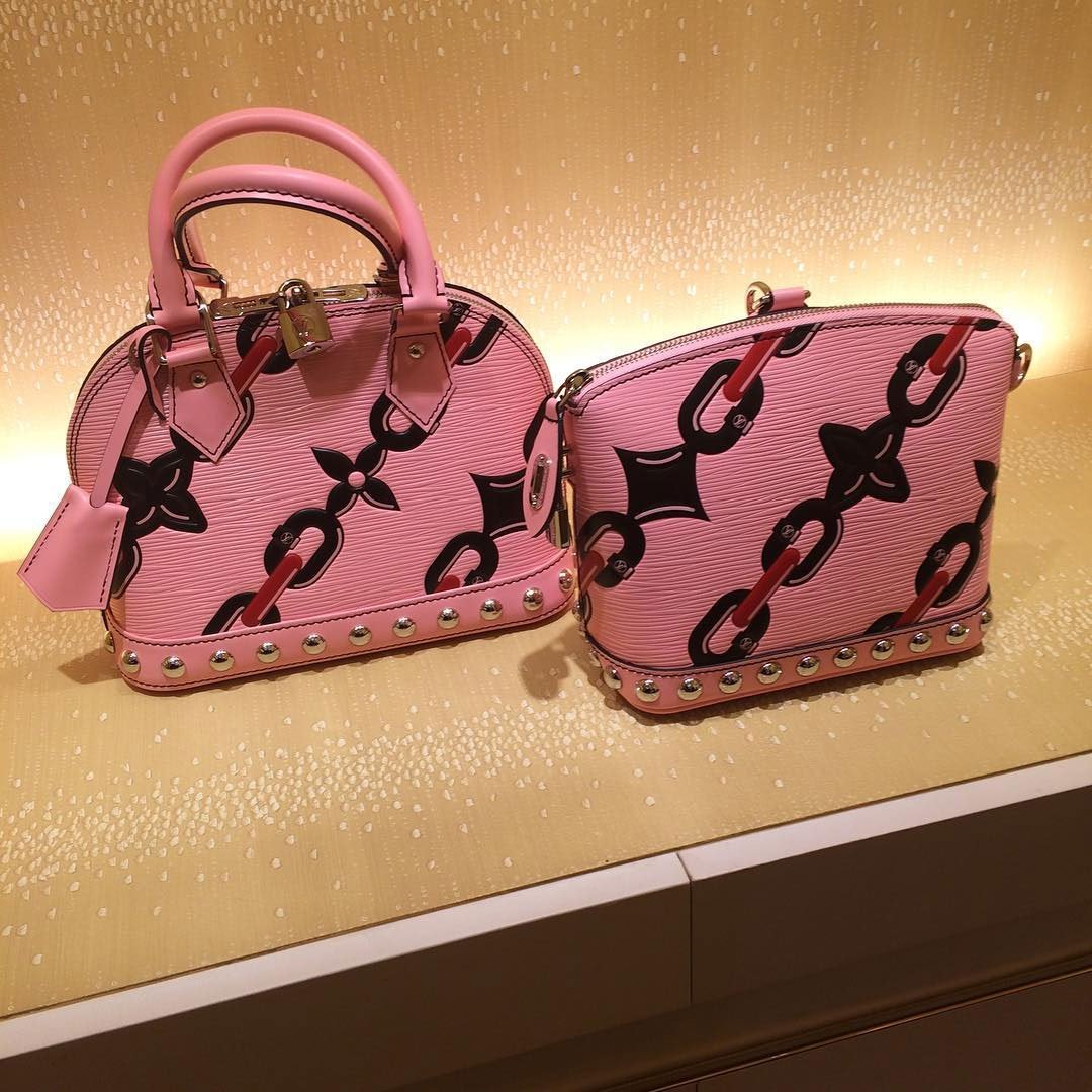 Louis Vuitton - A closer look at the leather goods from the Louis