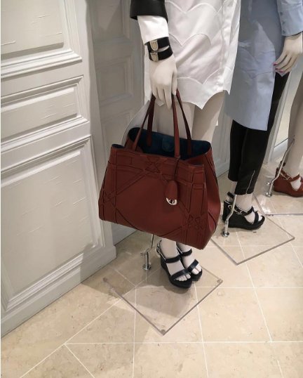 Dior-Connect-Bag-10