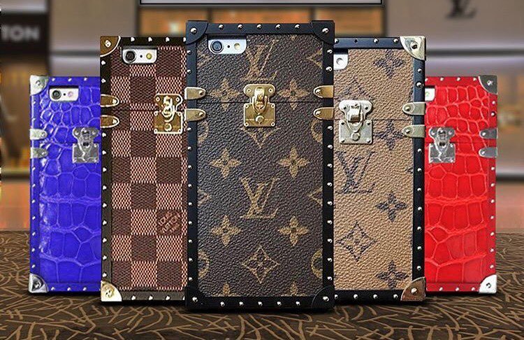 Louis Vuitton Trunk: Lagerfeld' Trunk capable of carrying his.. 40 ipods!