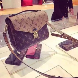 Louis Vuitton Reversed Monogram Pochette Metis Bag | Bragmybag