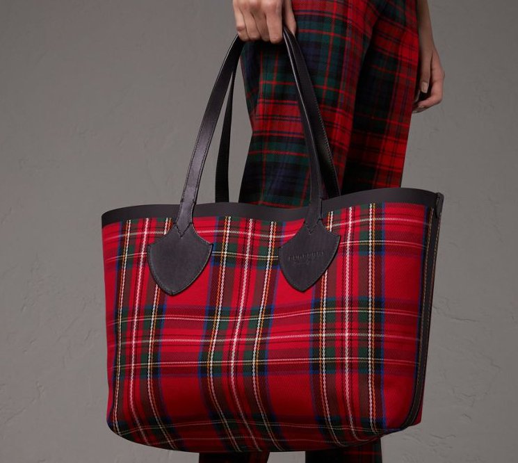 Burberry Gaint Reversible Bag | Bragmybag