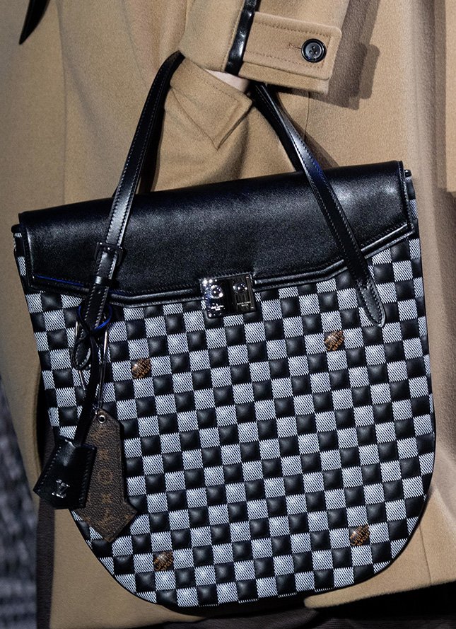 Louis Vuitton on X: #LVFW19 A preview of the new LV Arch Bag from