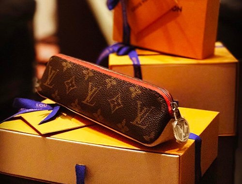 Louis Vuitton Escale LV Pastel Multicolor Elizabeth Zip Small Pouch Case Bag