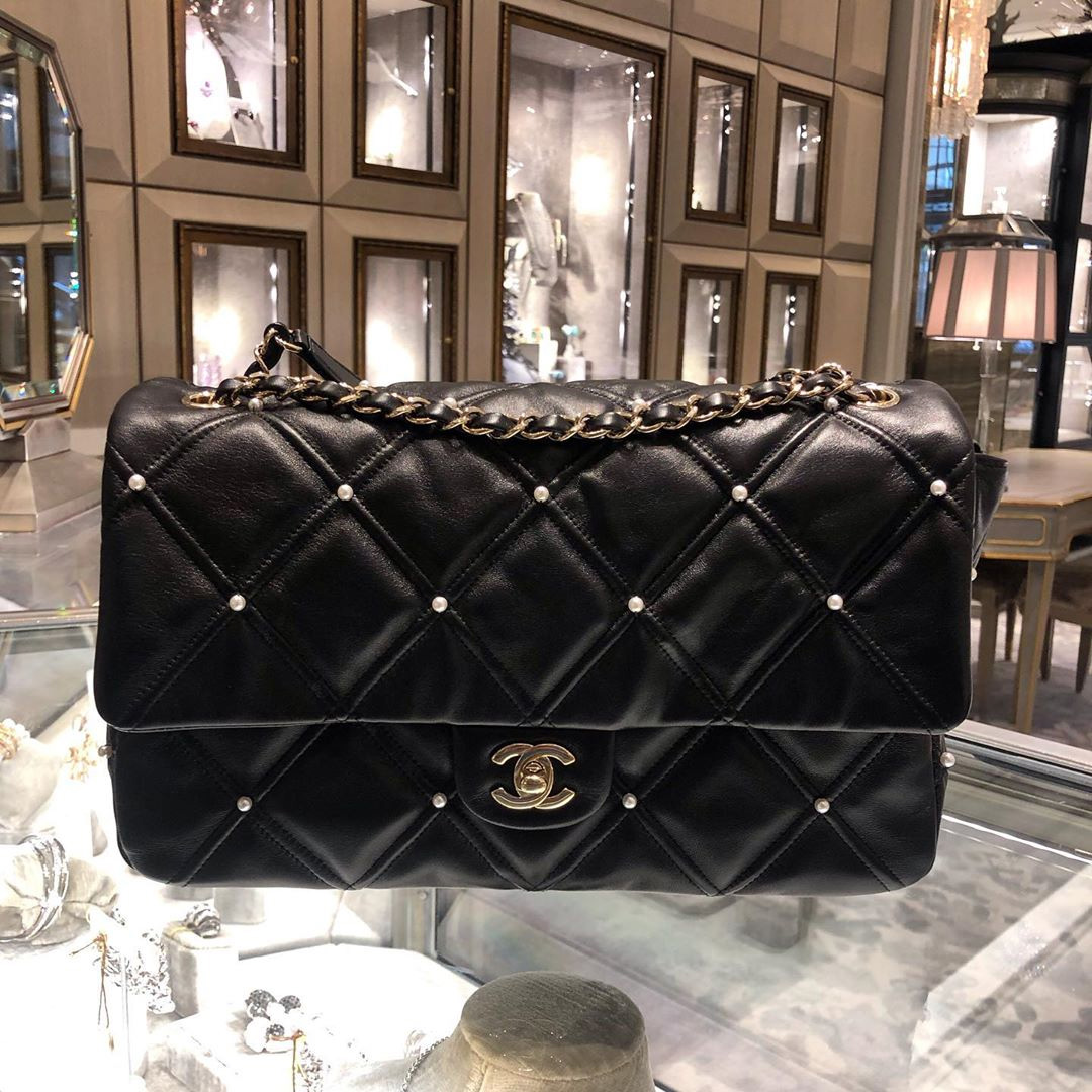 Chanel Quilted With Pearl Bag For the FW 2019 Collection | Bragmybag
