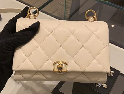 Chanel Pearl CC Clasp Bag thumb