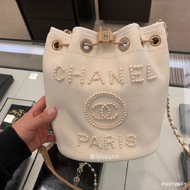 CHANEL DEAUVILLE TOTE BAG WITH PEARLS