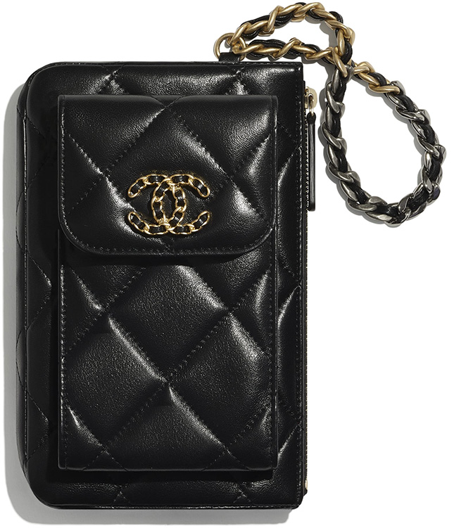Chanel 19 Wristlet Pouch Review 