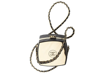 Chanel Make Up Box Clutch With Chain thumb