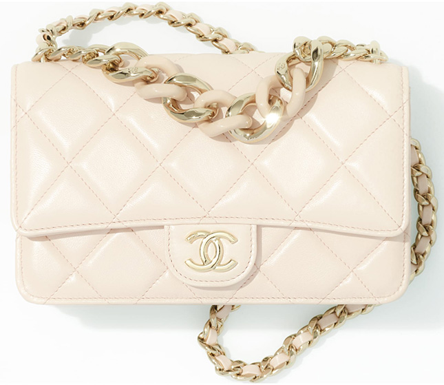 Is the Chanel Wallet on Chain Worth it in 2021  WOC 5 yr Honest Review   Wear  Tear  What fits  YouTube