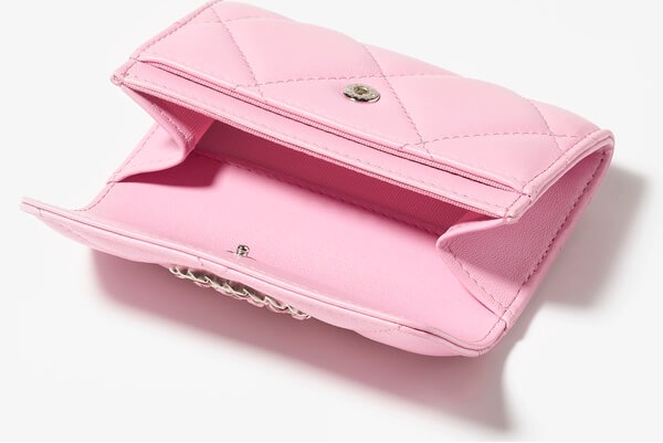 Chanel 22S Classic Flat Card Holder in Pink Caviar LGHW