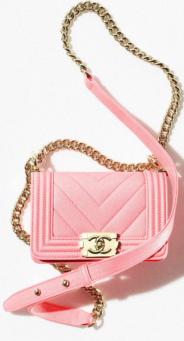 Chanel Does It Again With The Mini #CHANEL22 - BAGAHOLICBOY