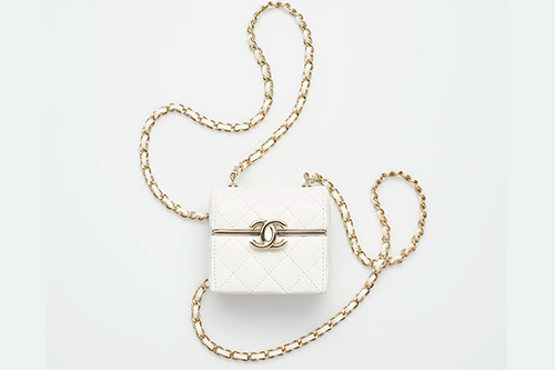 Chanel Airpods (Pro) Case Necklace | Bragmybag