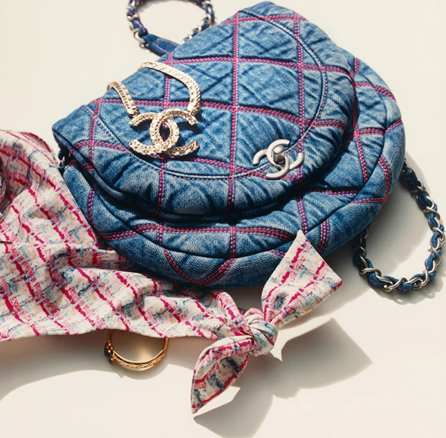 Chanel Coco Beach 2022 New Summer Pearl Bags, 2-in-1Tweed Mini, Denim &  RTW 22M Collection Shopping 