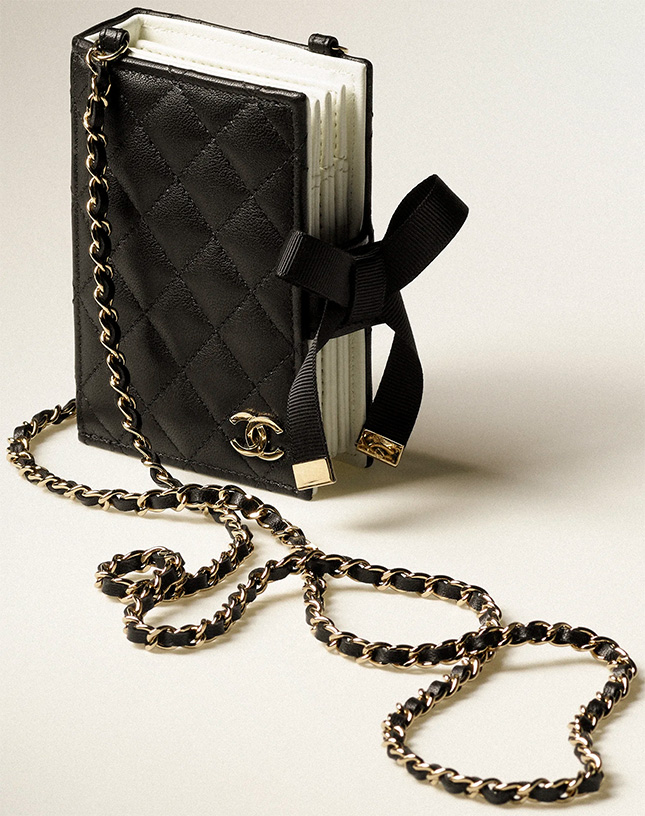 Chanel Zip Flap Card Holder With Multi Back Slots